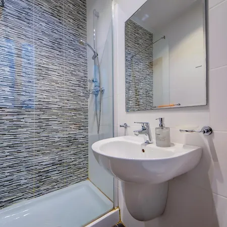 Stylish 2br With Balconies In St Julians, Paceville - 6 By Vaganza