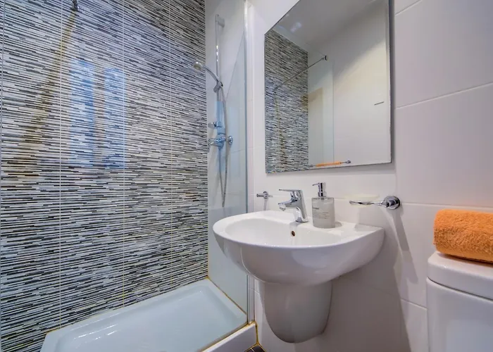 Stylish 2br With Balconies In St Julians, Paceville - 6 By Vaganza